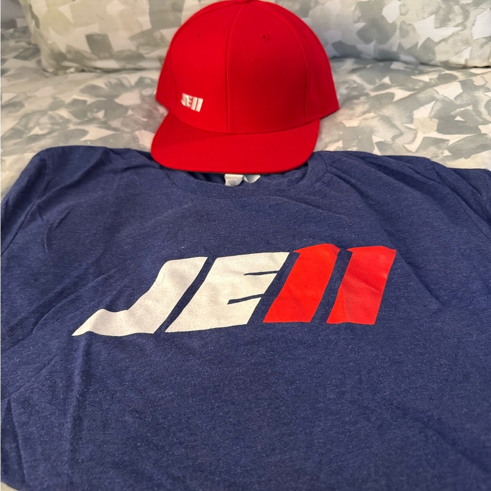 JE11 Red Cap and Blue T-Shirt Set
